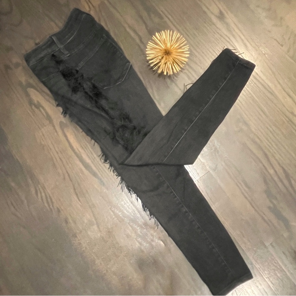 Levi's Limited 721 Fringe-Trim Skinny Ankle Jeans Black womens Size 24 - Picture 11 of 11